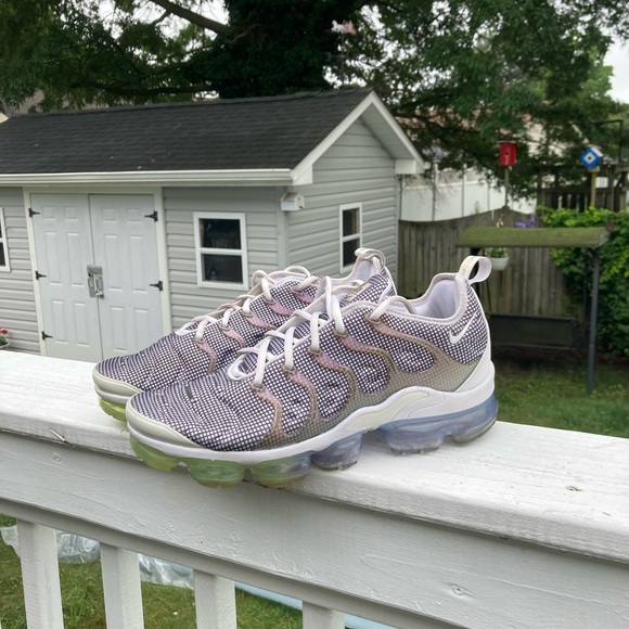 Nike Vapormax Grid Pattern size 9.5 mens - Picture 2 of 11